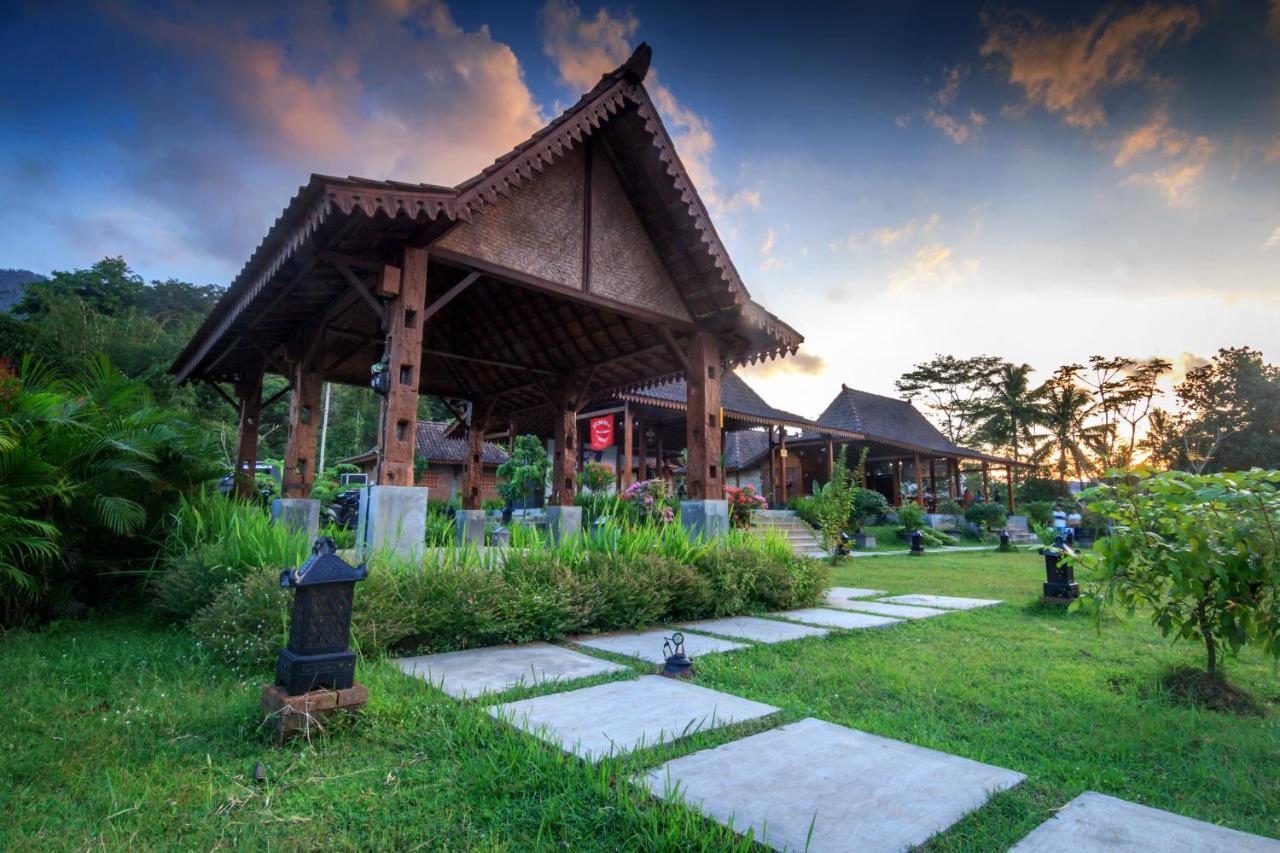 Balkondes Majaksingi Jasamarga Magelang Exterior foto